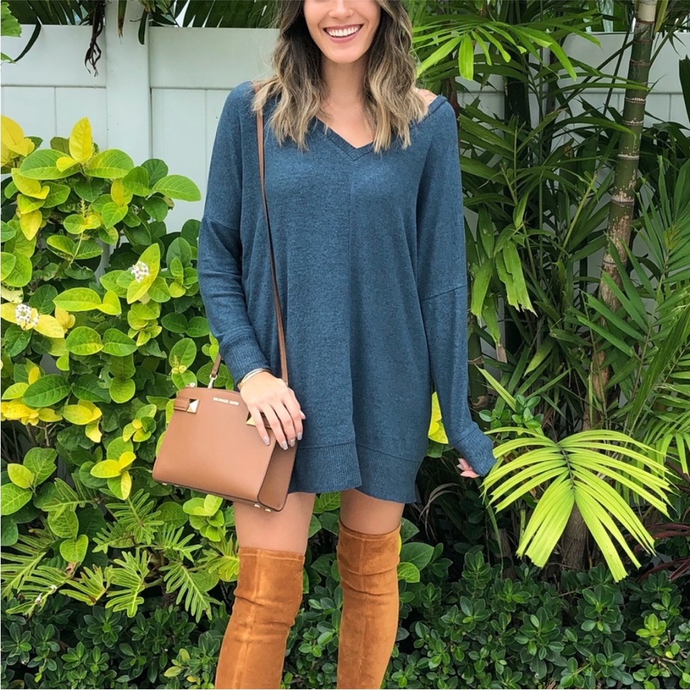 4/15$ Lulus thin blue sweater dress